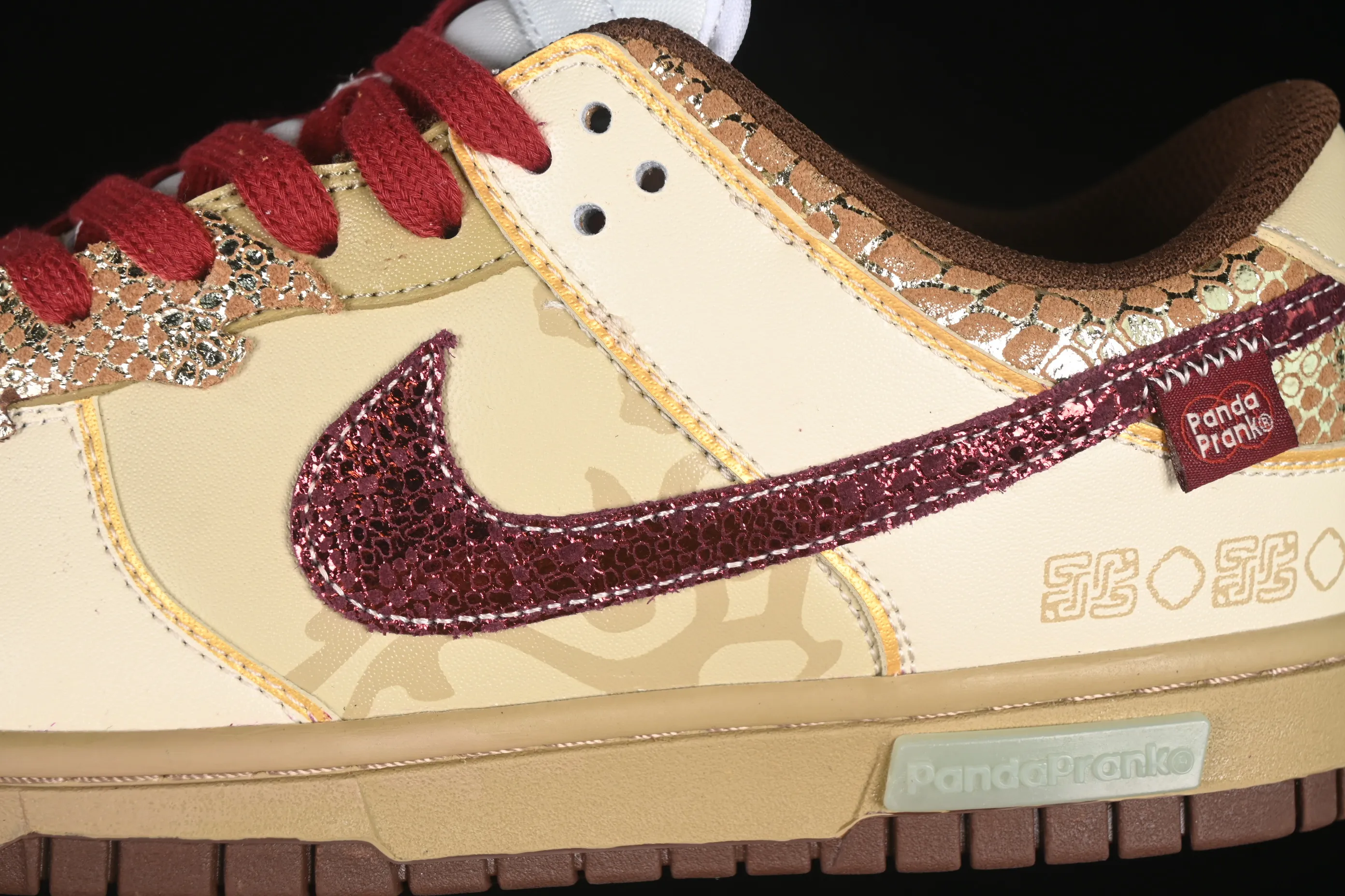 All Categories Nk SB Dunk Series Nk SB Dunk Low Low-top sneakers Nike Dunk Low "Surfaces In Brown And Sail" Panda Prank CNY Year of the Snake Shedding dust to welcome gold Golden snake holding wealth Low-top casual sneakers DD1503-124